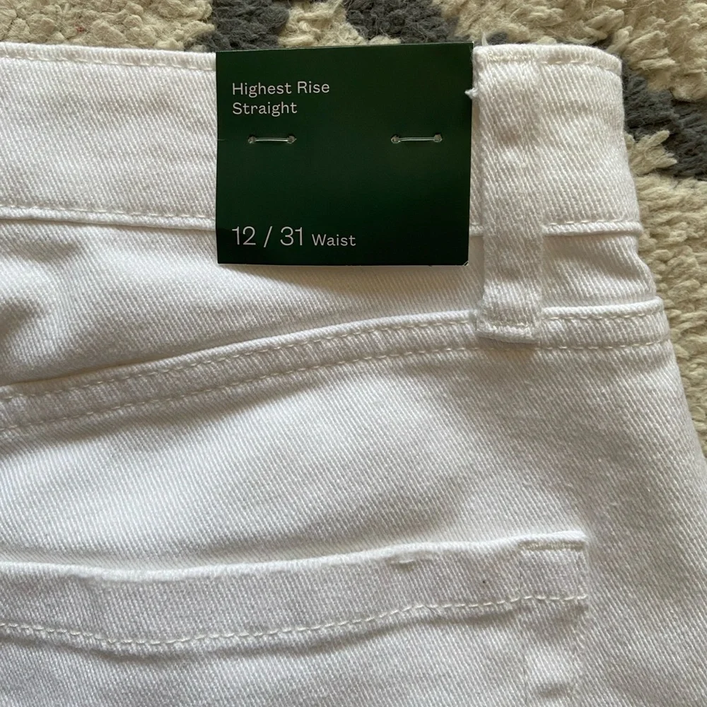 NWT Wild Fable Super-High Rise Distressed Cropped Straight Jeans - Picture 6 of 6